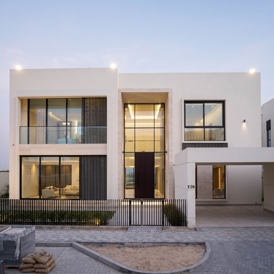 Luxury Golf-View Villa for Sale in Al Zorah, Ajman - 2
